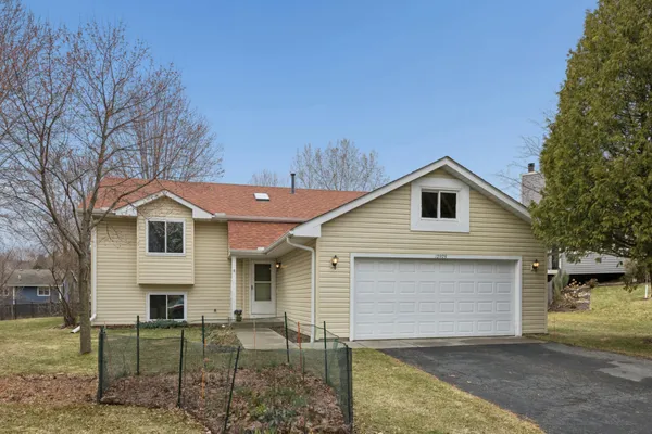 $400,000 | 12975 Garner Lane, St. Paul, MN 55124