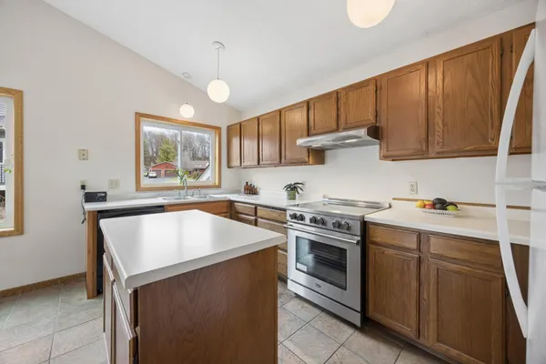 $400,000 | 12975 Garner Lane, St. Paul, MN 55124