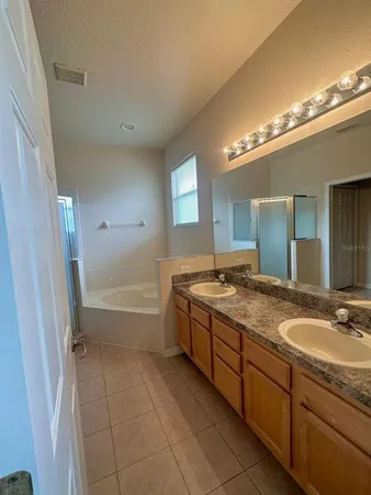 $2,000 | 2096 The Oaks Boulevard, Kissimmee, FL 34746