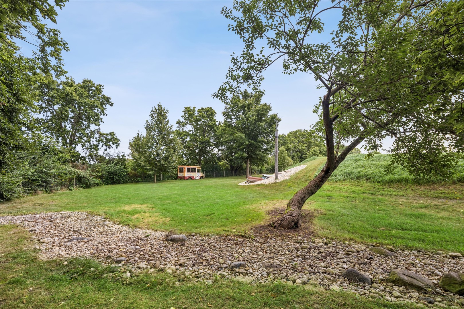 1451 Johnson Road Oswego, IL 60543 - Photo 19 of 42 Gallery Image 19
