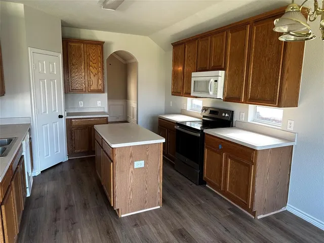 $2,200 | 2512 Clubhouse Drive, Denton, TX 76210