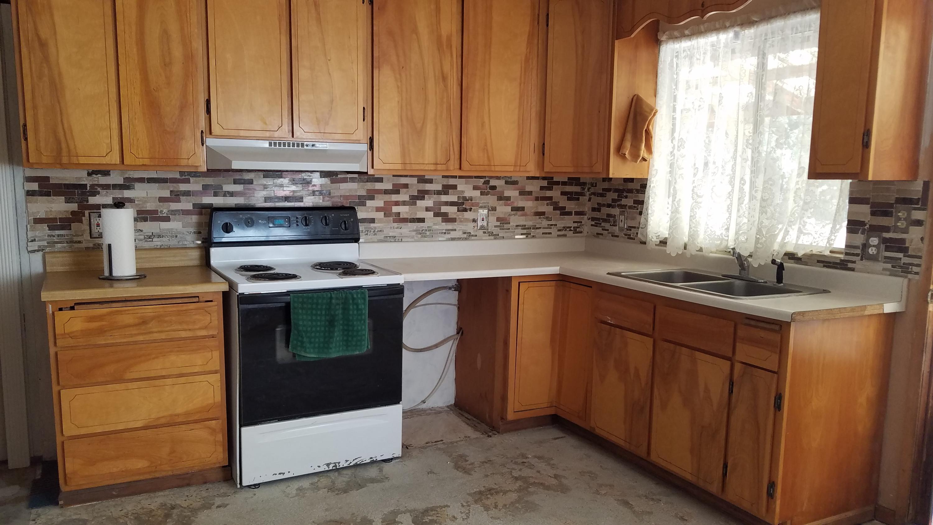 15567 Water Gap Road Williams, OR 97544 - Photo 9 of 36 Opening for Dishwasher