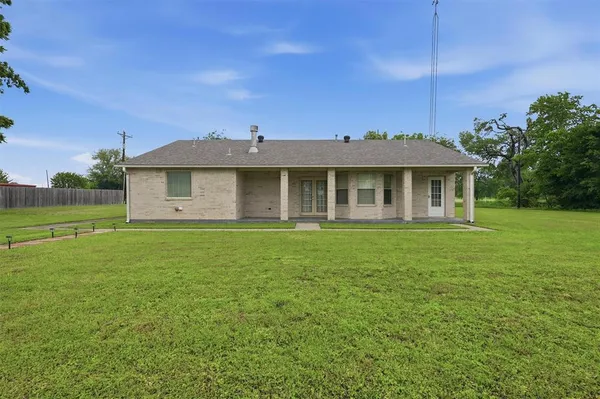 $385,900 | 1808 East Fm 120, Denison, TX 75021