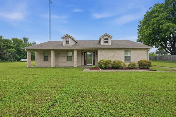 $385,900 | 1808 East Fm 120, Denison, TX 75021