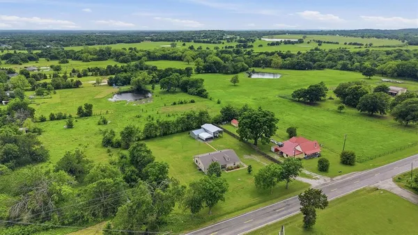 $385,900 | 1808 East Fm 120, Denison, TX 75021