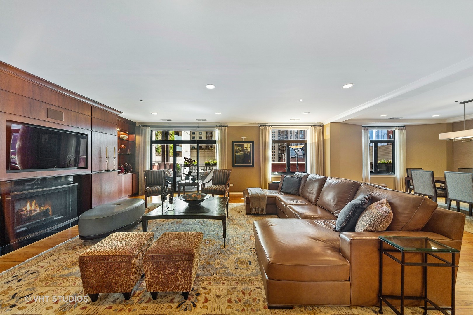 33 West Huron Street, Unit 608 Chicago, IL 60654 - Photo 5 of 28