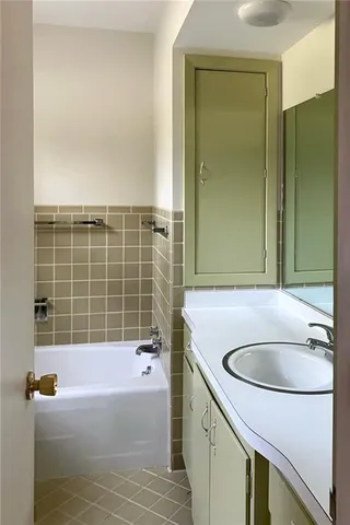 $299,500 | 41 Stonecrest Drive, St. Joseph, MO 64506