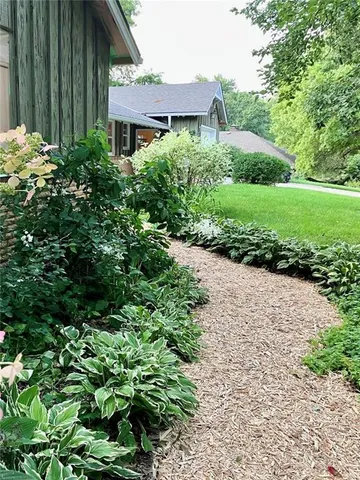 $299,500 | 41 Stonecrest Drive, St. Joseph, MO 64506