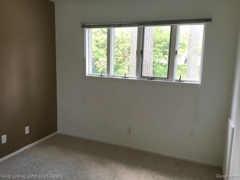 6248 Commerce Road West Bloomfield, MI 48324 - Photo 47 of 54 IMG_2098.JPG
