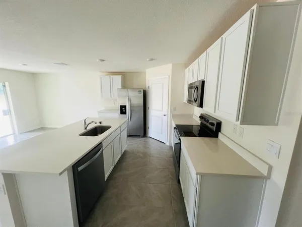 $2,300 | 3667 169th Place, Ocala, FL 34473