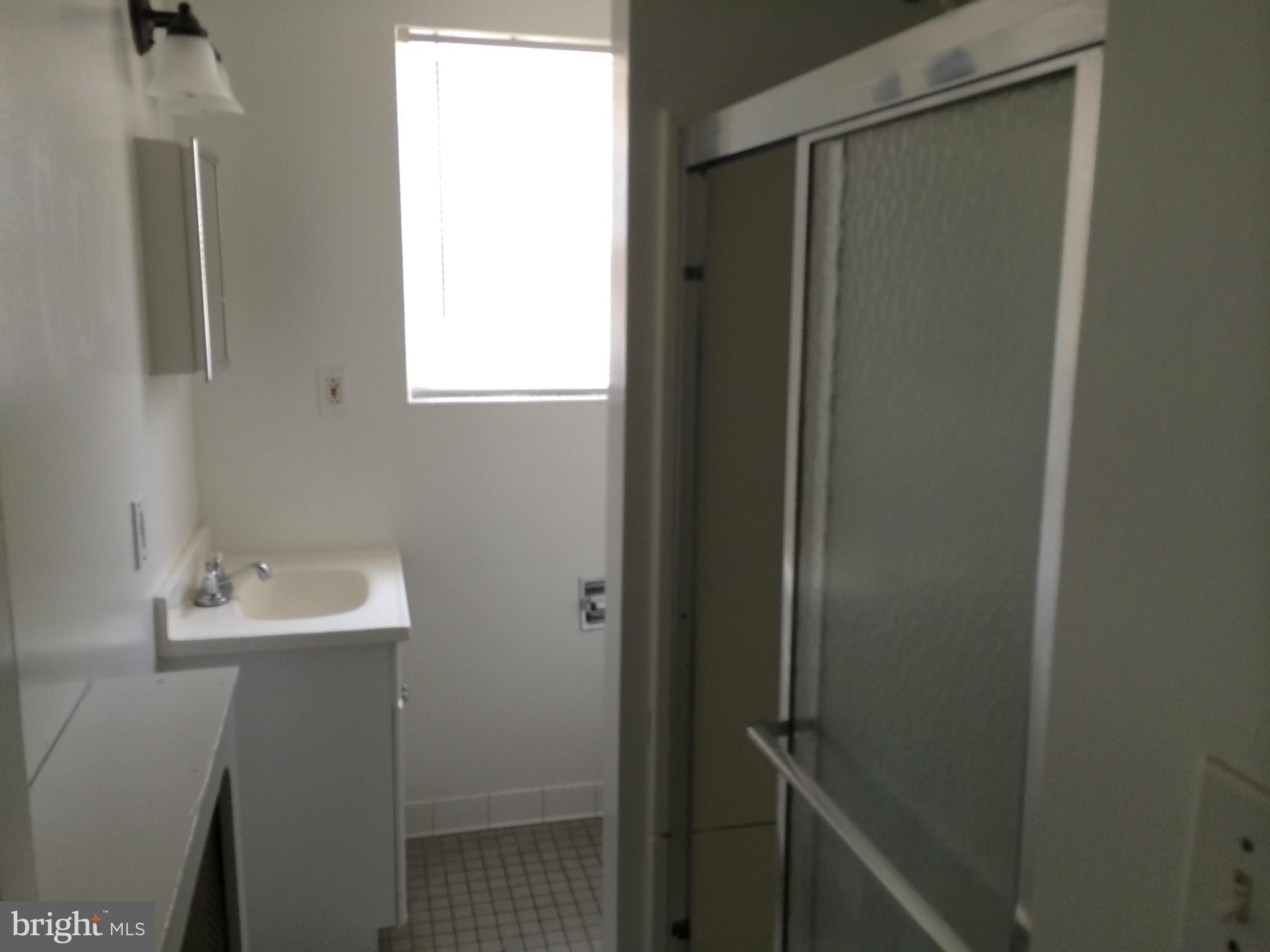 4610 Calvert Road College Park, MD 20740 - Photo 19 of 23 Bath