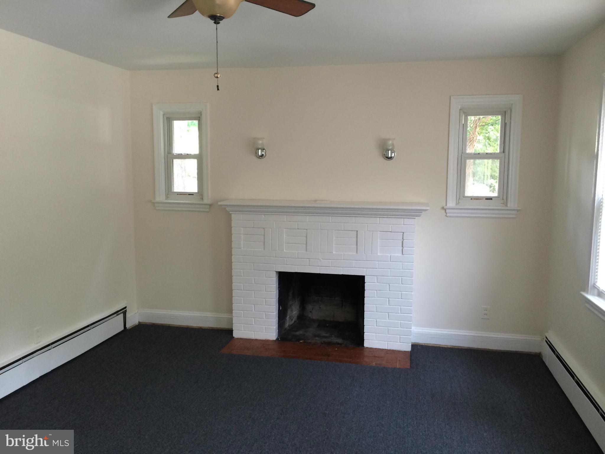 4610 Calvert Road College Park, MD 20740 - Photo 8 of 23 Living Room