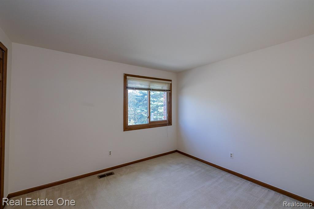 3193 Salem Drive Rochester Hills, MI 48306 - Photo 39 of 47