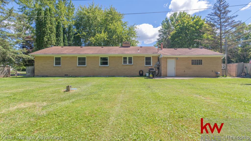 2425 Oak Grove Road Howell, MI 48855 - Photo 4 of 26