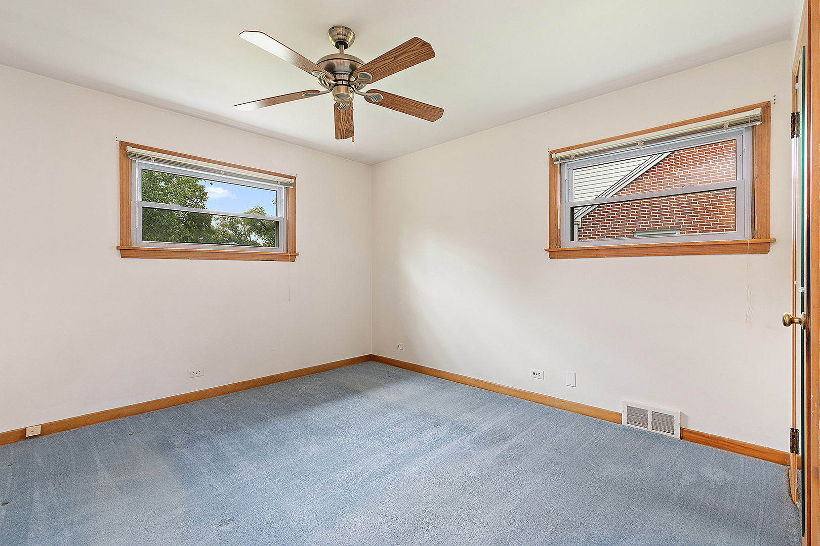 1352 Evergreen Road Homewood, IL 60430 - Photo 14 of 32 a view of an empty room with a window