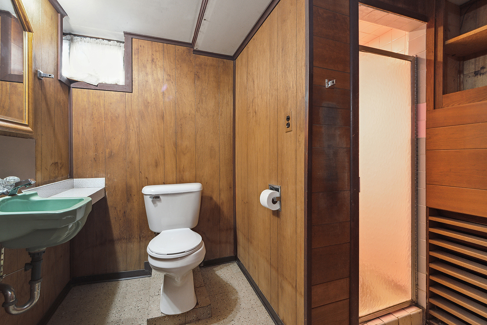 1352 Evergreen Road Homewood, IL 60430 - Photo 23 of 32 a bathroom with a toilet a sink and mirror