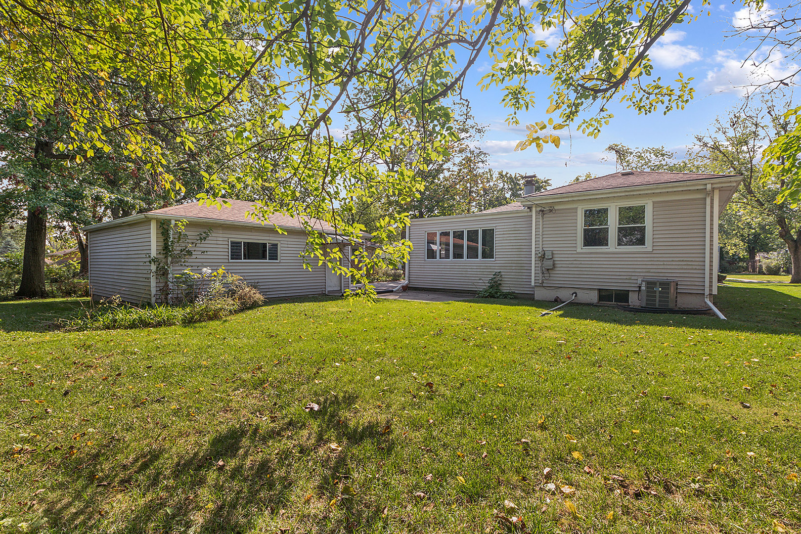 1352 Evergreen Road Homewood, IL 60430 - Photo 26 of 32 a front view of house with yard and green space