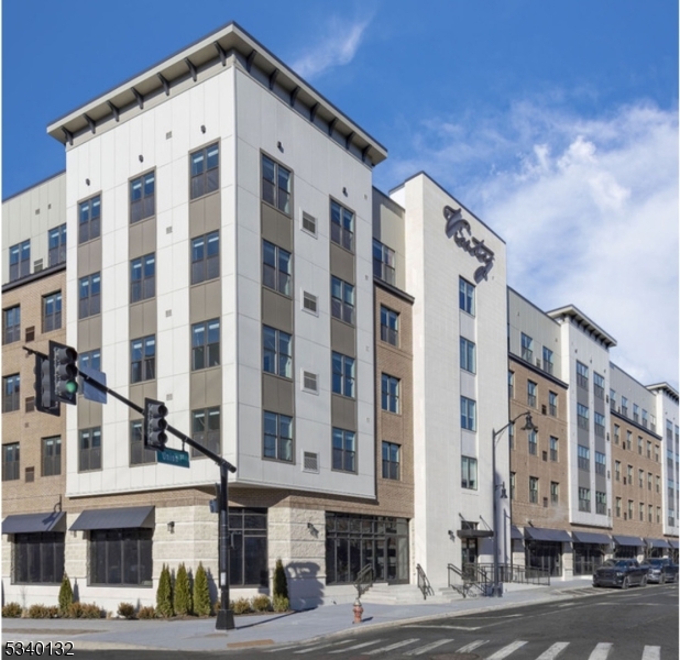 100 Union Street, Unit 429 Elizabeth, NJ 07202 - Photo 15 of 41 a front view of a building