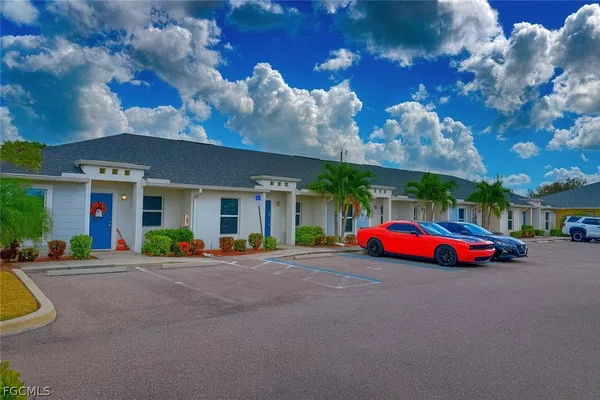 $1,400 | 1631 Southwest 1st Avenue, Unit 105, Cape Coral, FL 33991
