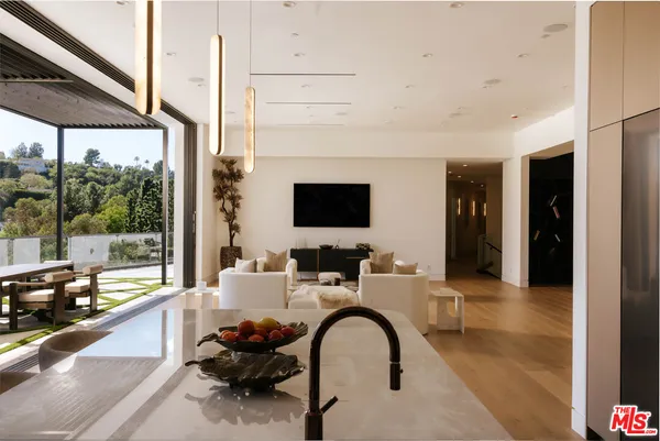 $13,999,999 | 15834 High Knoll Road, Encino, CA 91436