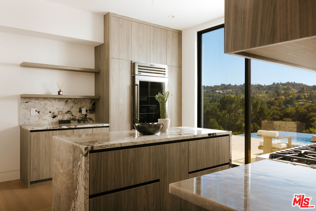 15834 High Knoll Road Encino, CA 91436 - Photo 15 of 54