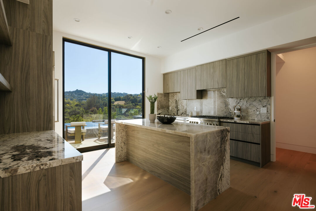 15834 High Knoll Road Encino, CA 91436 - Photo 16 of 54