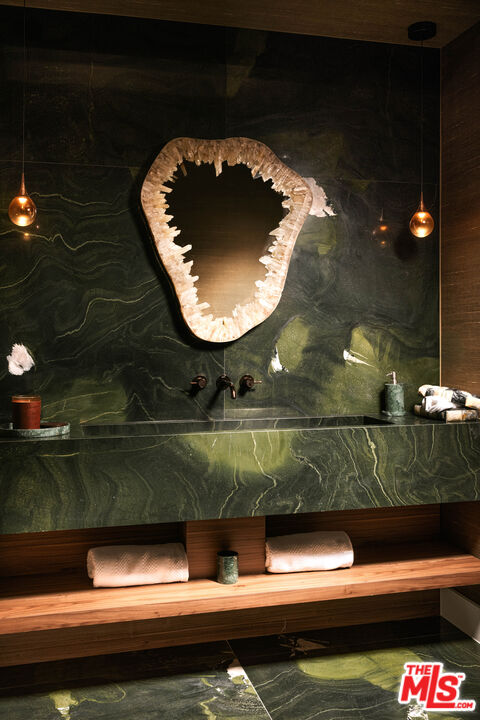 15834 High Knoll Road Encino, CA 91436 - Photo 19 of 54