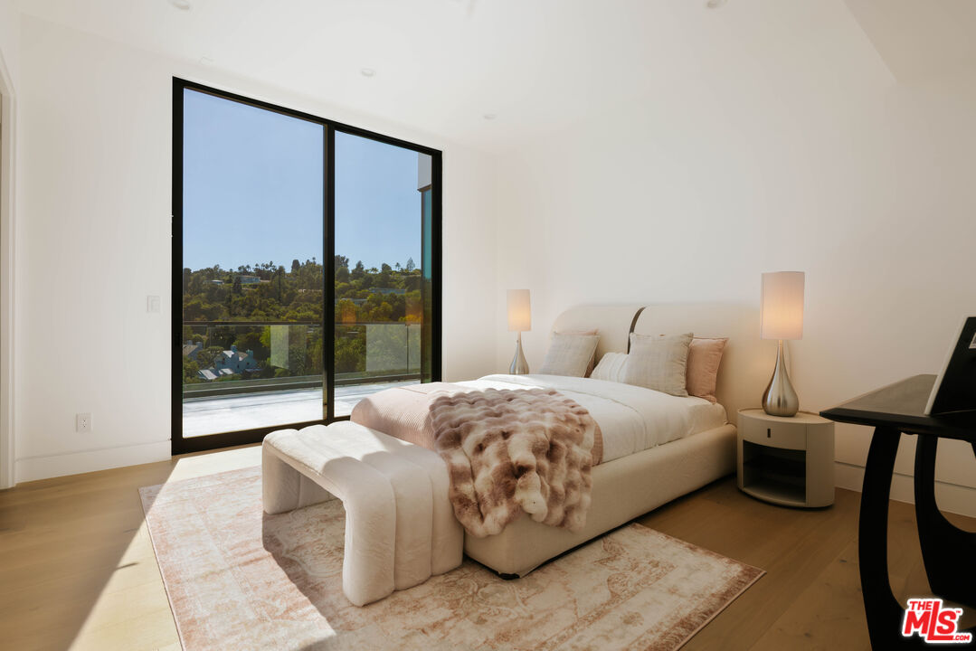 15834 High Knoll Road Encino, CA 91436 - Photo 20 of 54