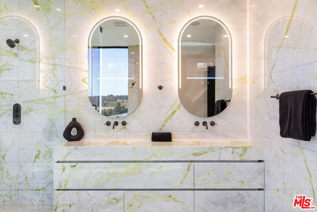 15834 High Knoll Road Encino, CA 91436 - Photo 25 of 54