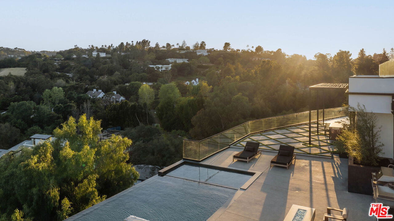 15834 High Knoll Road Encino, CA 91436 - Photo 3 of 54