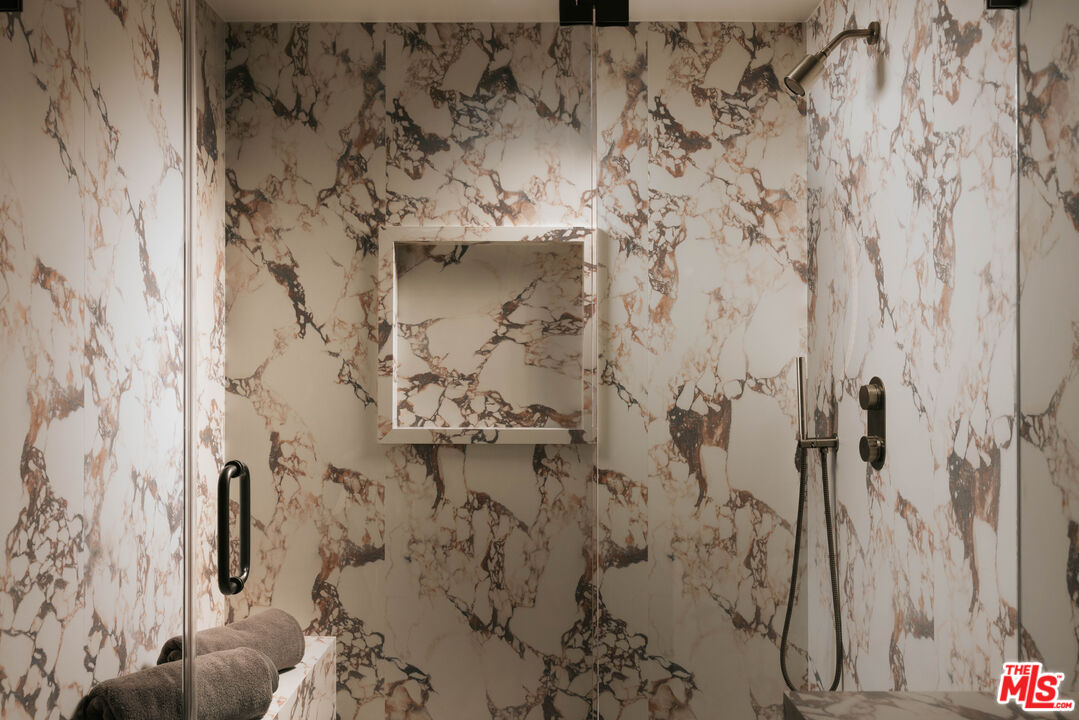 15834 High Knoll Road Encino, CA 91436 - Photo 39 of 54