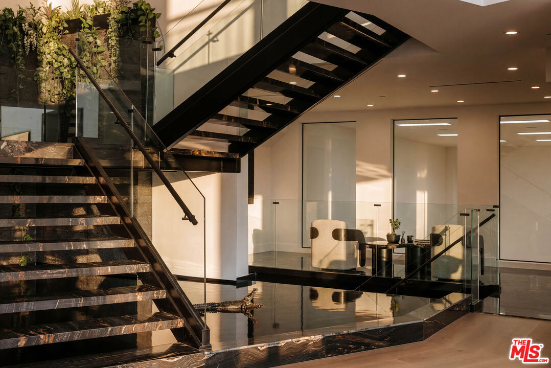 15834 High Knoll Road Encino, CA 91436 - Photo 40 of 54