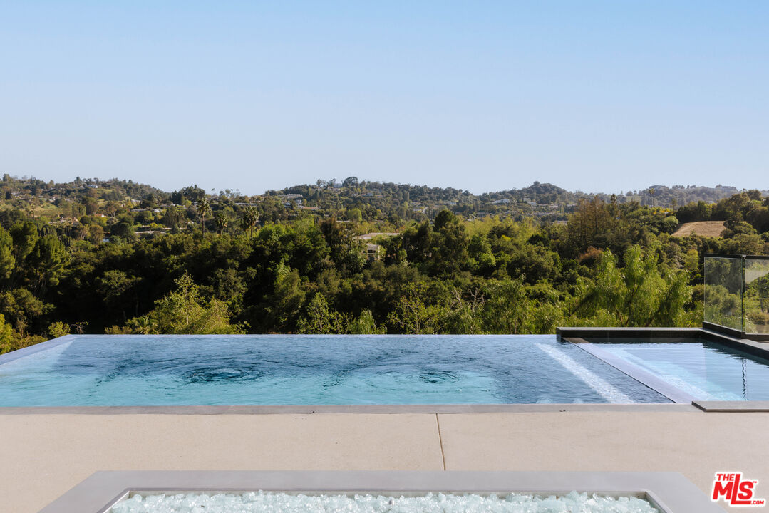 15834 High Knoll Road Encino, CA 91436 - Photo 4 of 54