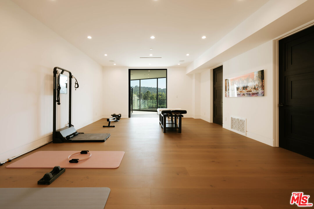 15834 High Knoll Road Encino, CA 91436 - Photo 41 of 54