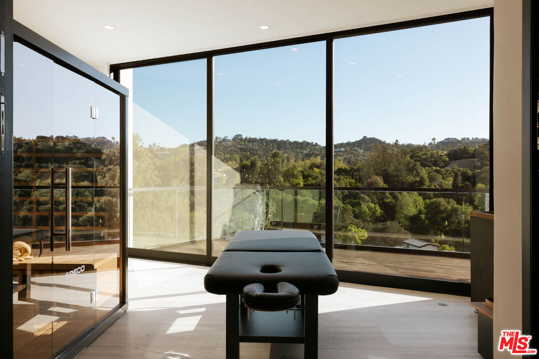 15834 High Knoll Road Encino, CA 91436 - Photo 42 of 54