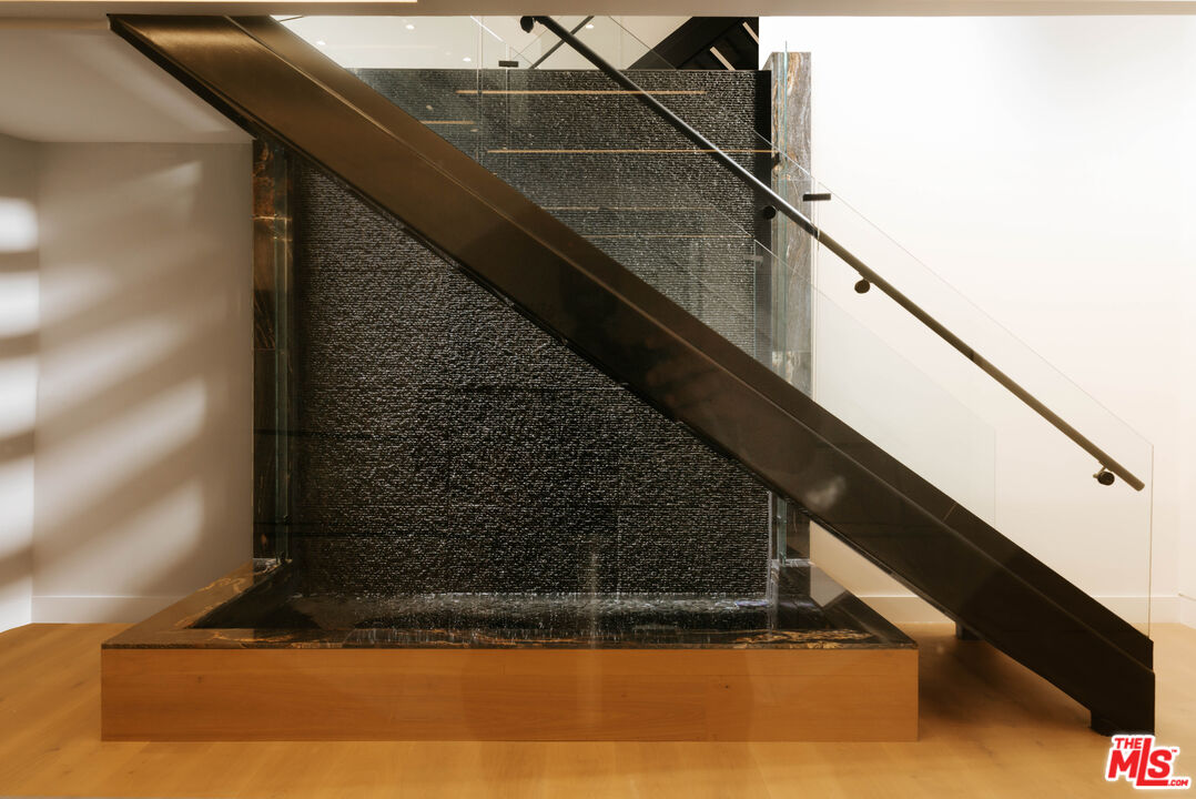 15834 High Knoll Road Encino, CA 91436 - Photo 46 of 54