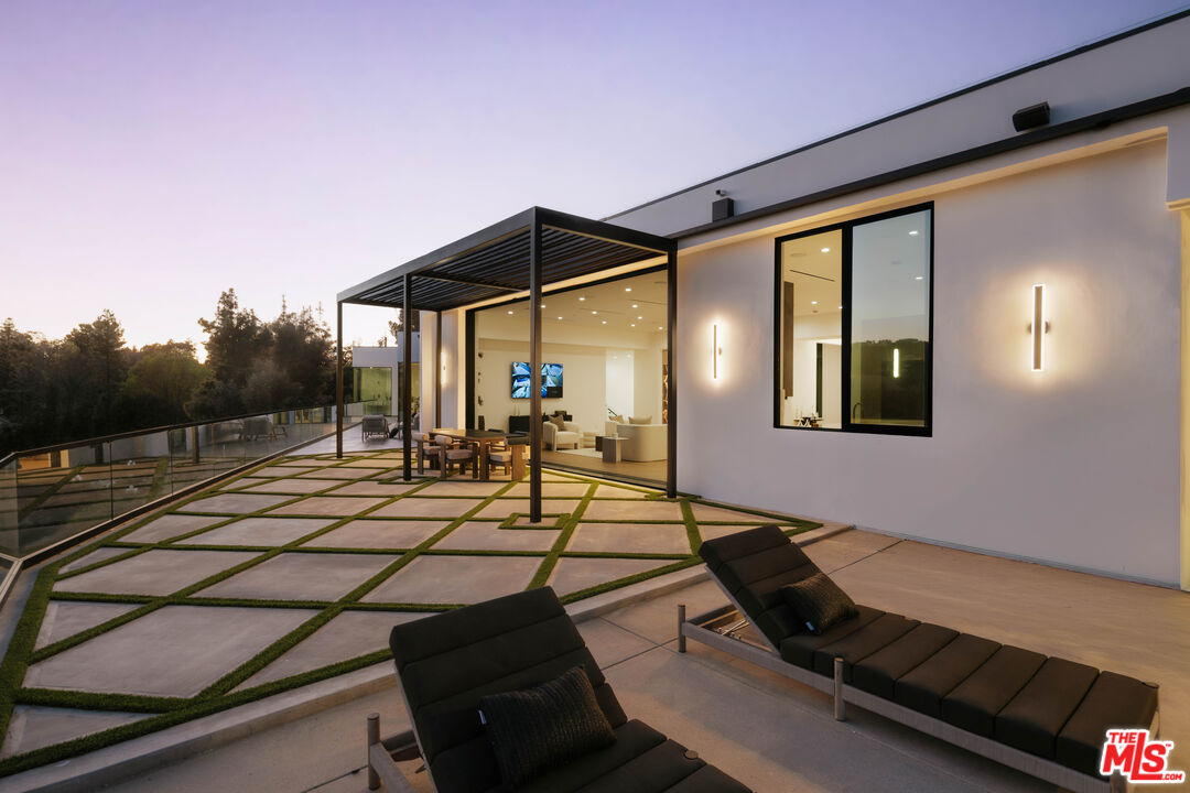 15834 High Knoll Road Encino, CA 91436 - Photo 51 of 54