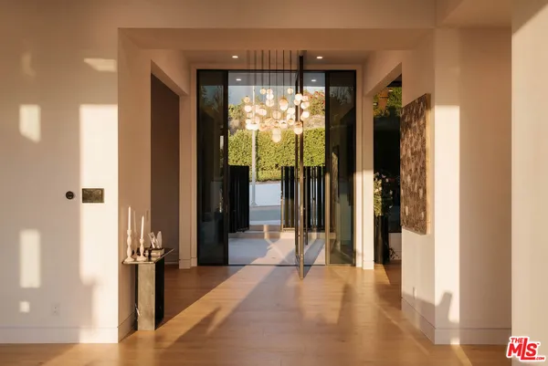 $13,999,999 | 15834 High Knoll Road, Encino, CA 91436