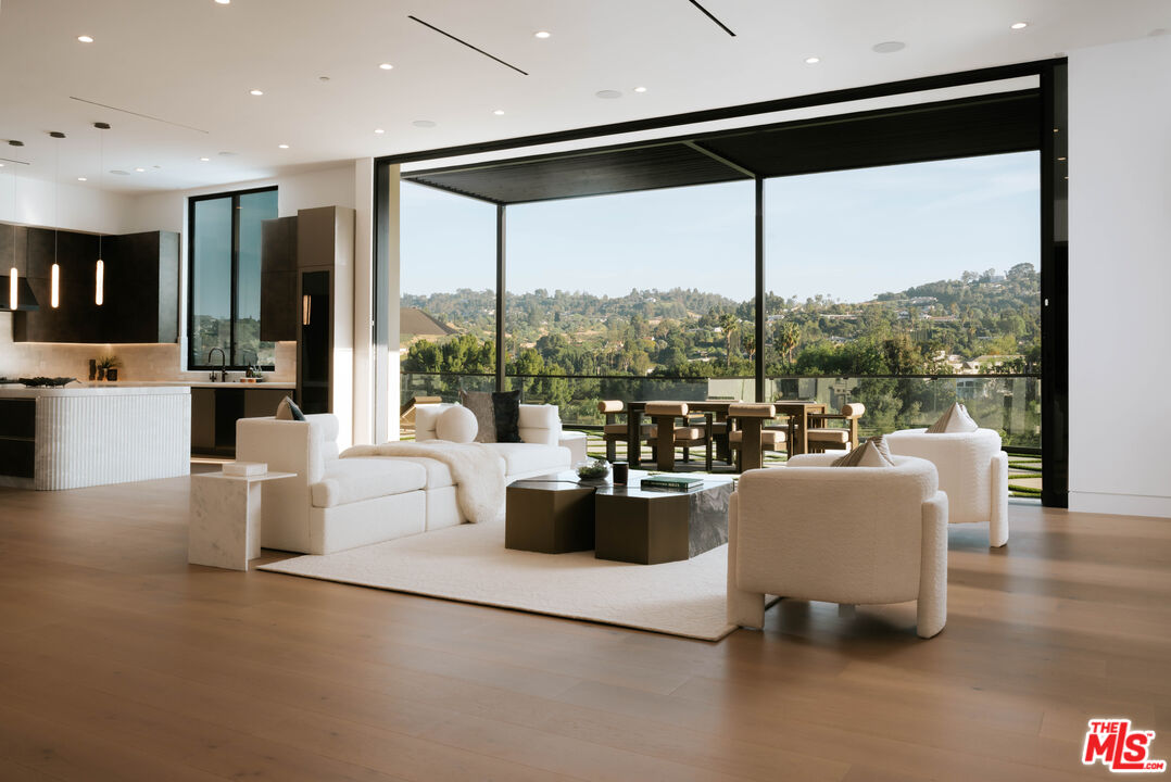 15834 High Knoll Road Encino, CA 91436 - Photo 8 of 54