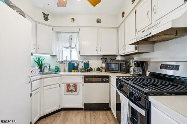 $510,000 | 48 Woodland Way, Dayton, NJ 08810