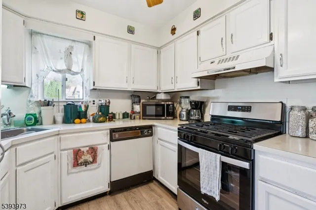 $510,000 | 48 Woodland Way, Dayton, NJ 08810