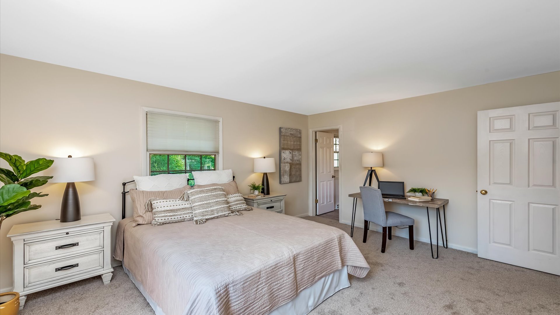 647 Aberdeen Road Cary, IL 60013 - Photo 13 of 32
