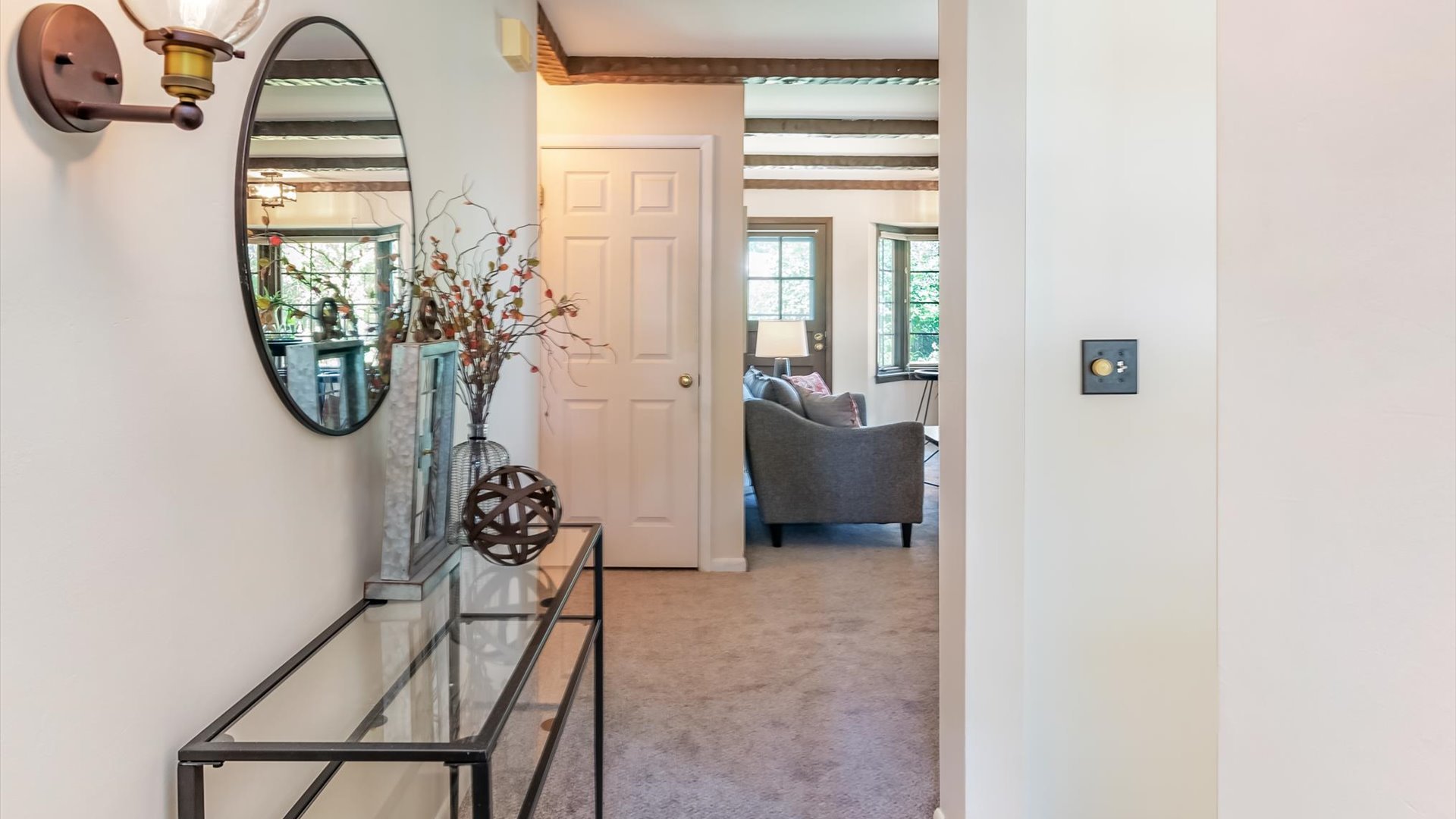 647 Aberdeen Road Cary, IL 60013 - Photo 3 of 32