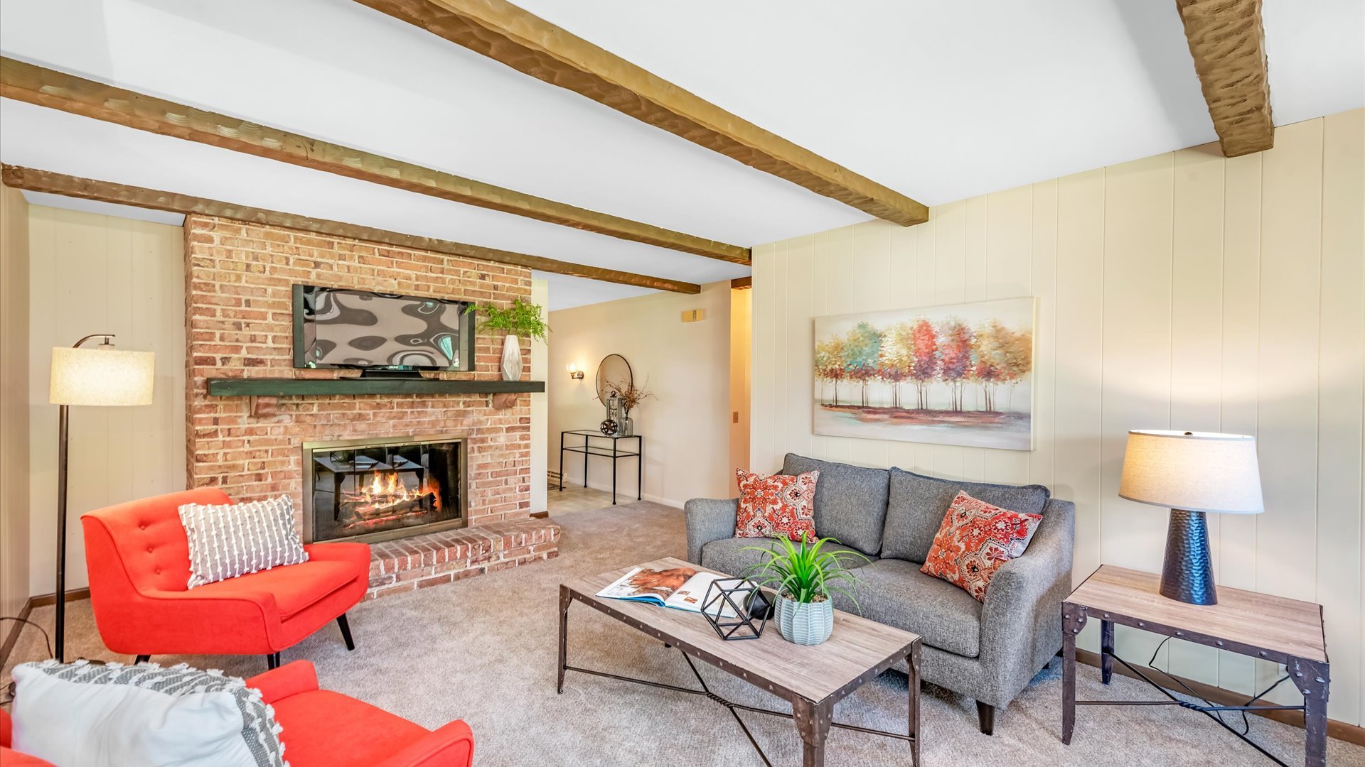647 Aberdeen Road Cary, IL 60013 - Photo 4 of 32