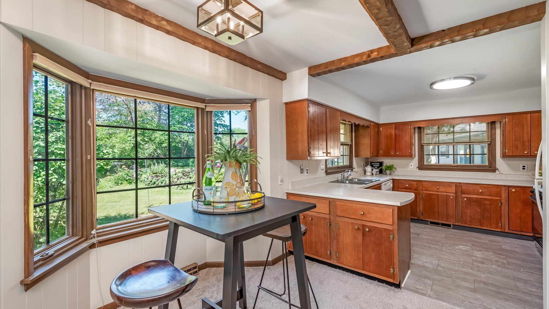 647 Aberdeen Road Cary, IL 60013 - Photo 6 of 32