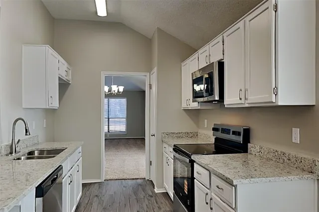$2,225 | 1210 Trenton Lane, Euless, TX 76040