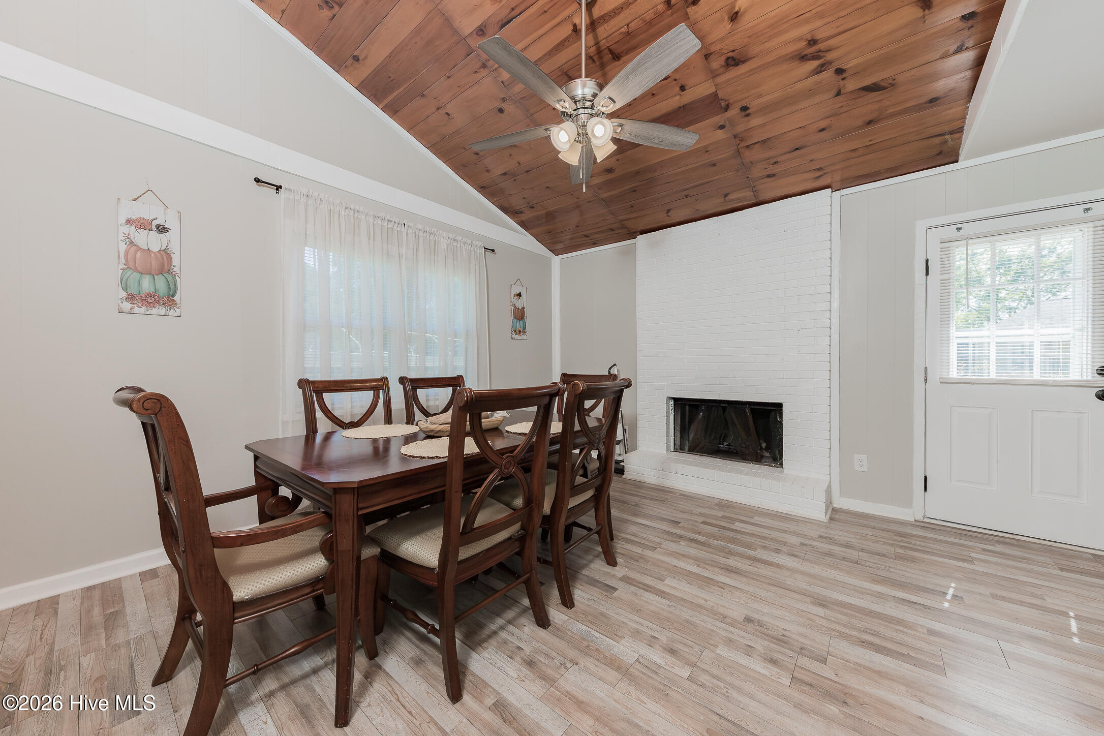 402 Sharon Way Jacksonville, NC 28546 - Photo 20 of 51 DiningRoom