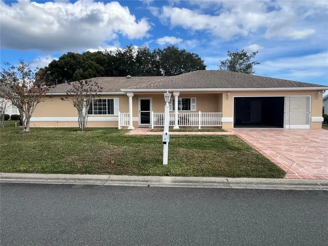 $299,900 | 13709 Southeast 86th Terrace, Summerfield, FL 34491