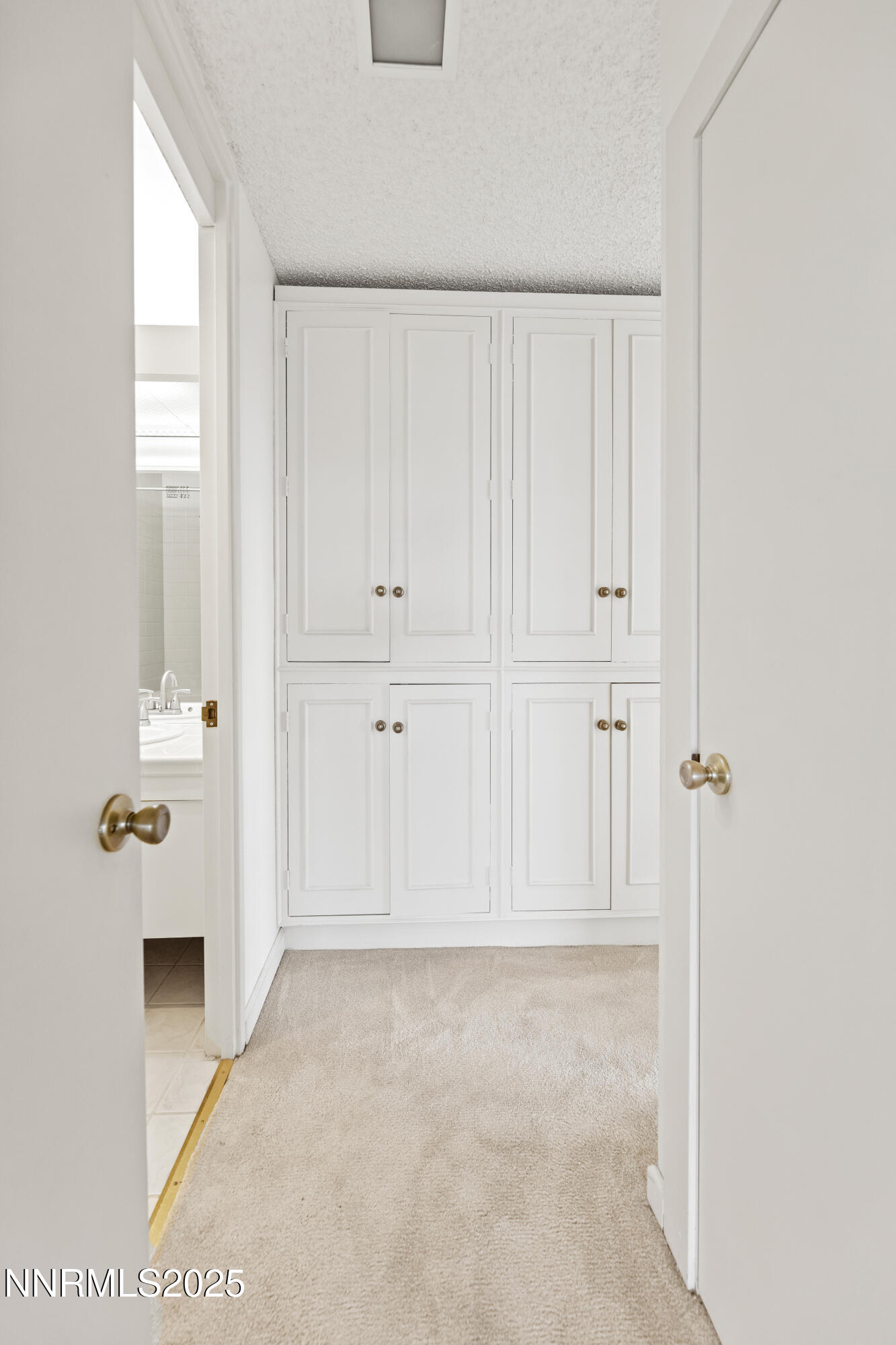 100 North Arlington Avenue, Unit 23P Reno, NV 89501 - Photo 11 of 31 an empty room with windows