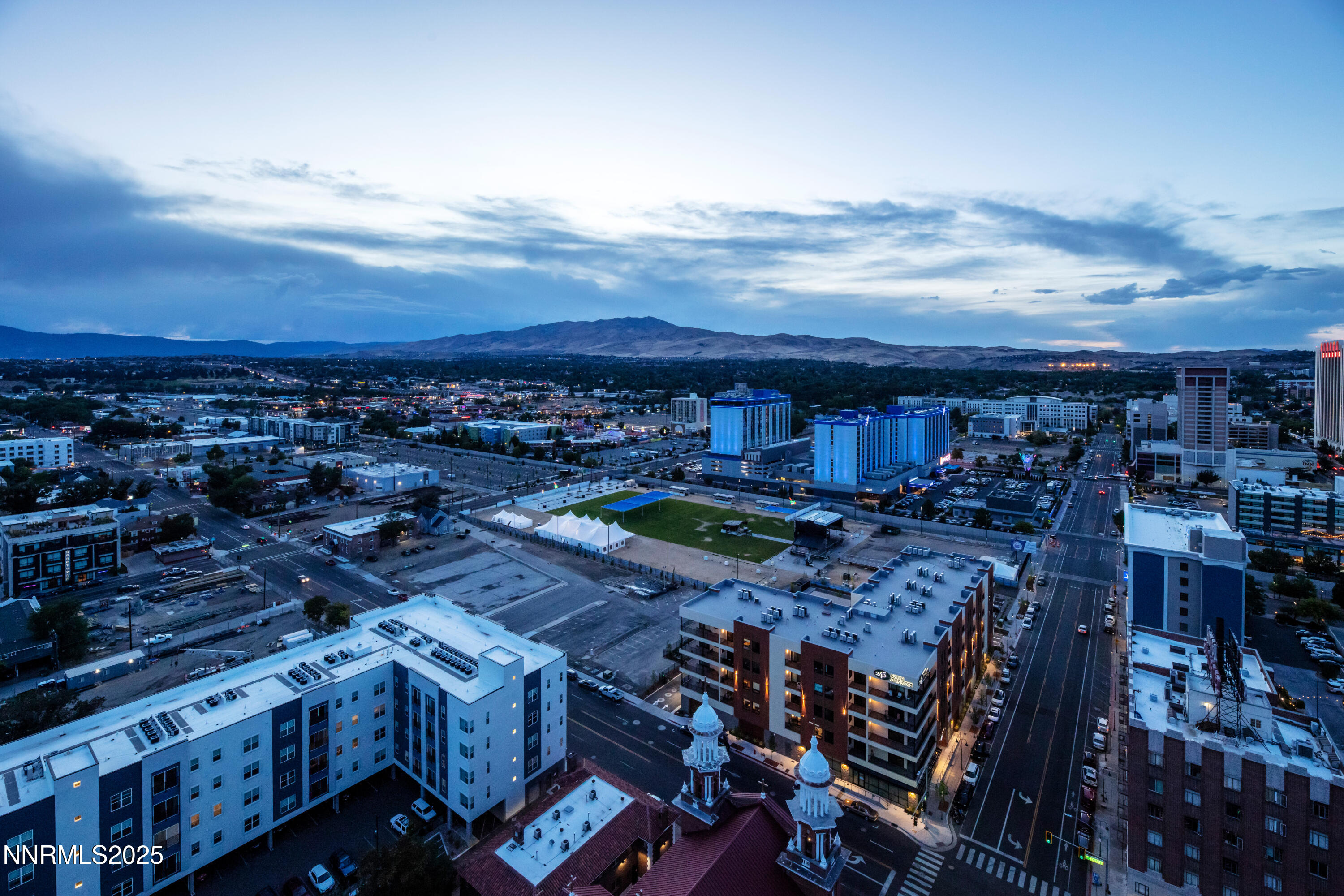 100 North Arlington Avenue, Unit 23P Reno, NV 89501 - Photo 22 of 31 a view of a chairs and table in the terrace